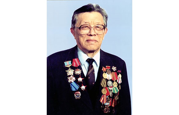 اكادەميك اتشاباروۆتىڭ ەرلىگى نەگە ەسكەرىلمەيدى؟