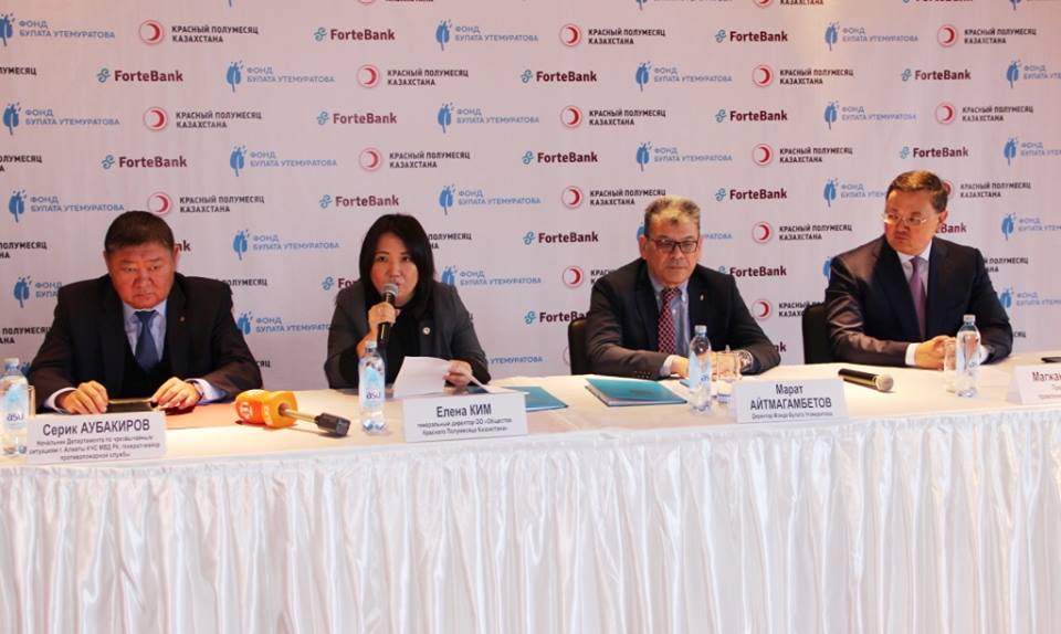 بولات وتەمۇراتوۆتىڭ قورى تابيعي اپاتتان زارداپ شەككەندەرگە كومەك كورسەتىن بولدى