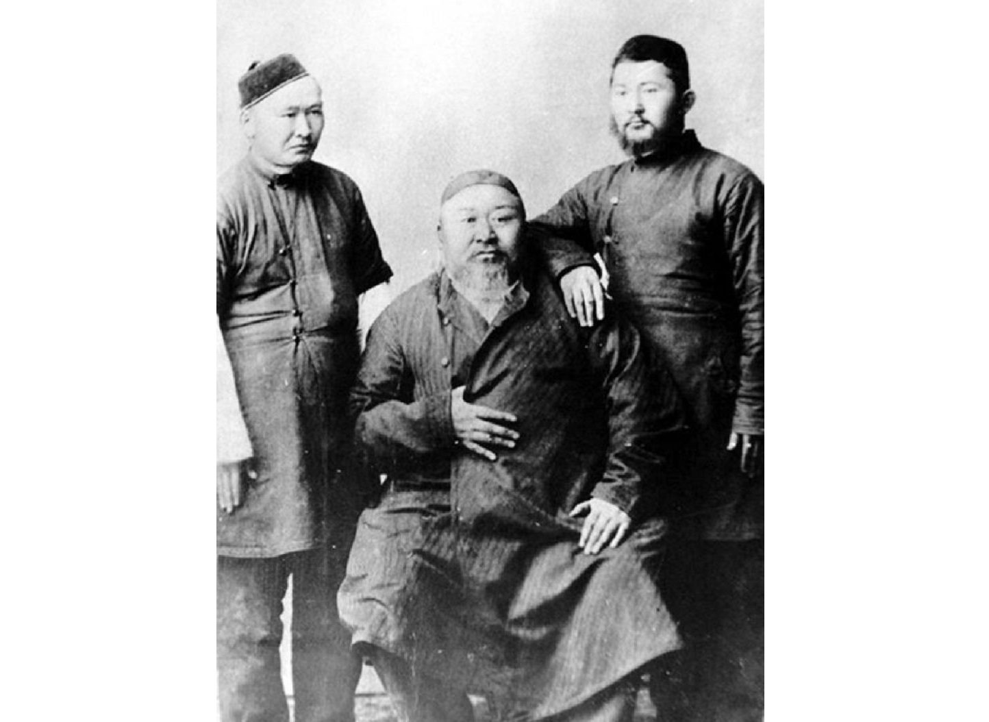 ابايدىڭ فوتوسىن اۋەزوۆ ساقتاپ قالعان