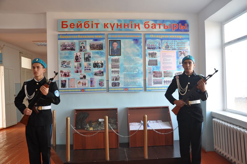 اقتوبەدە لاڭكەستەردىڭ قولىنان قازا تاپقان جاۋىنگەرگە ارنالعان كەش ءوتتى