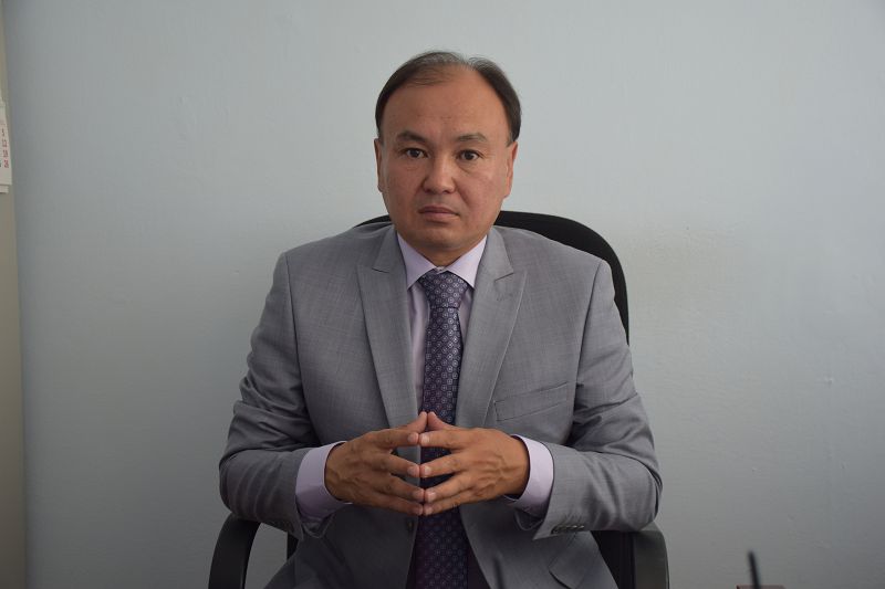 ەرلان سايروۆ: جاڭا ءالىپبيدى قوعامنىڭ بارلىق بۋىنى قولداپ وتىر