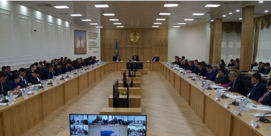 اۋىل شارۋاشىلىعى مينيسترلىگىندە سەلەكتورلىق رەجىمدە كەڭەيتىلگەن وتىرىس ءوتتى