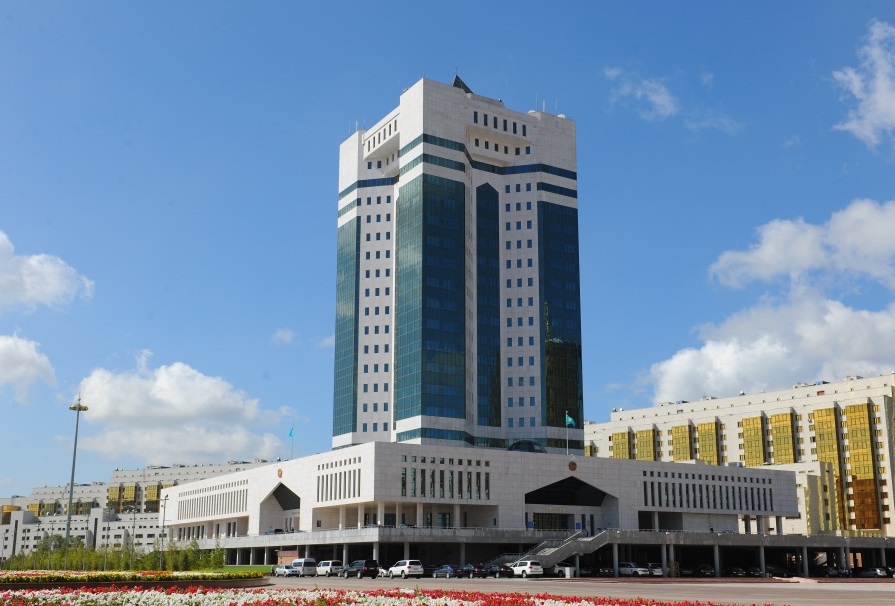 بۇگىن ۇكىمەت وتىرىسىندا قانداي ماسەلەلەر تالقىلاندى