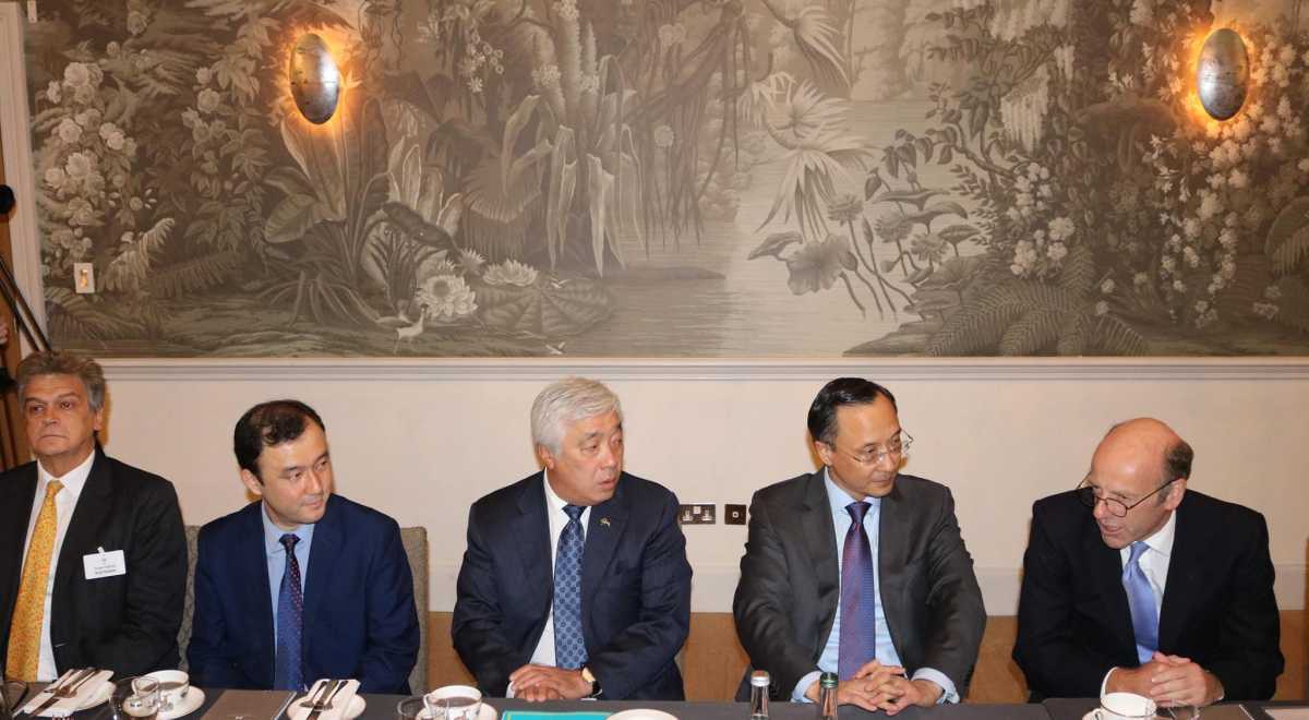 قايرات ءابدىراحمانوۆ لوندونداعى ساپارىندا بىرقاتار ىسكەرلىك كەزدەسۋلەر وتكىزدى