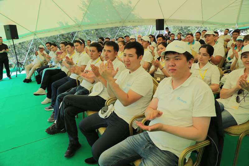 مۇعالىم پايىمى: جاس مامان نەگە جول تاپپاي ءجۇر؟