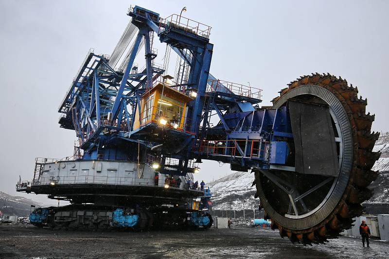 ەكىباستۇزدا روتورلى الىپ ەكسكاۆاتور سىناقتان ءوتتى