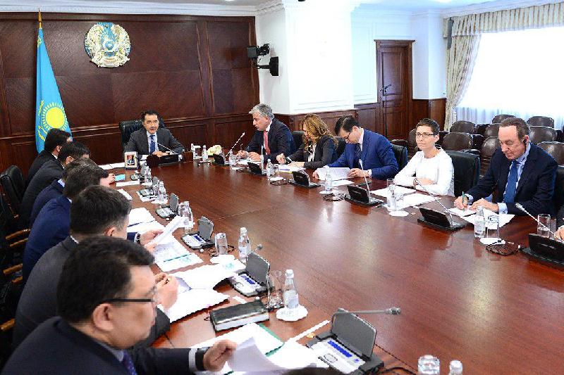 ساعىنتاەۆ قەبق وكىلدەرىمەن بيزنەس احۋالدى وڭالتۋ جايىن تالقىلادى