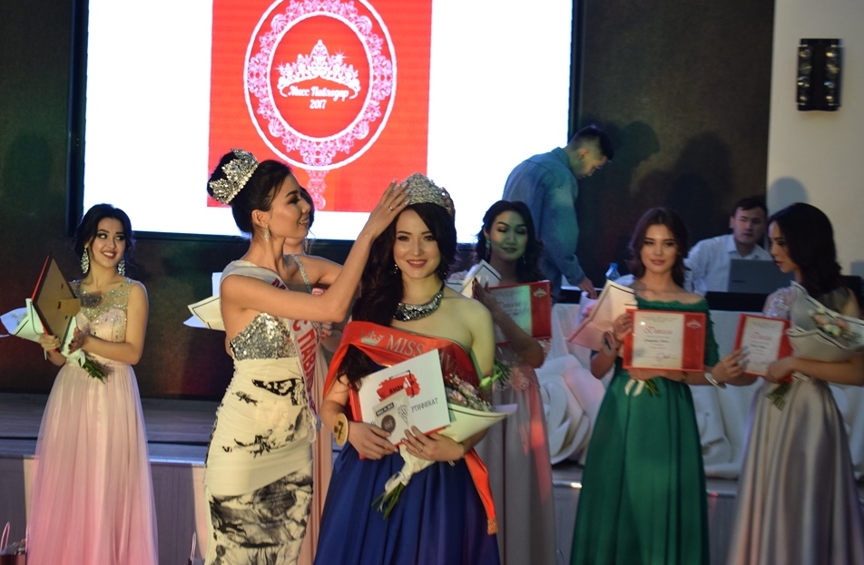 ابايدىڭ 200 ولەڭىن جاتقا بىلەتىن ءسانيا ايماق ارۋى اتاندى