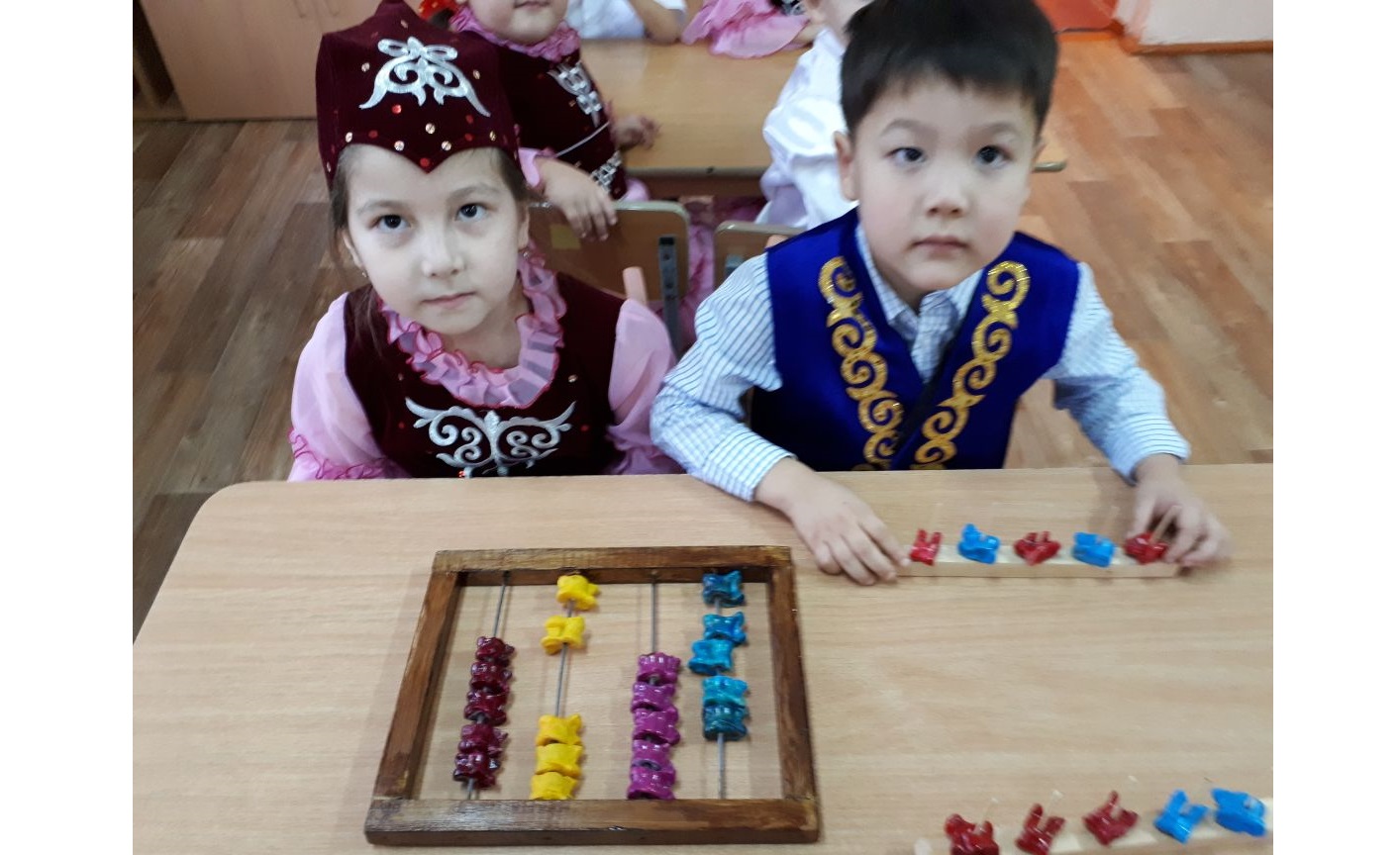 پاۆلودارداعى بالاباقشالار «اسىق party» ويىنىن وتكىزدى