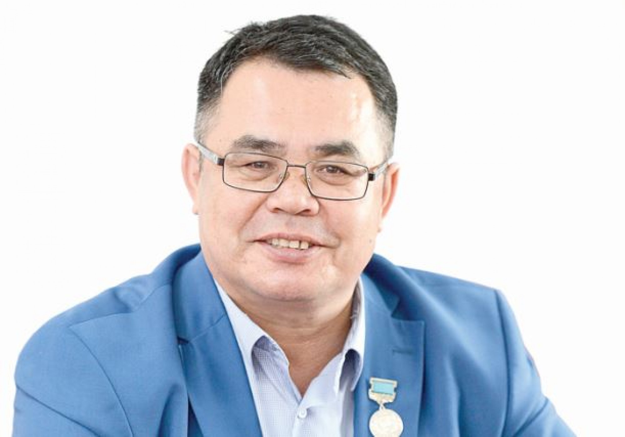 ساياسي ساحنا: ديريجەر ءھام قۋىرشاق