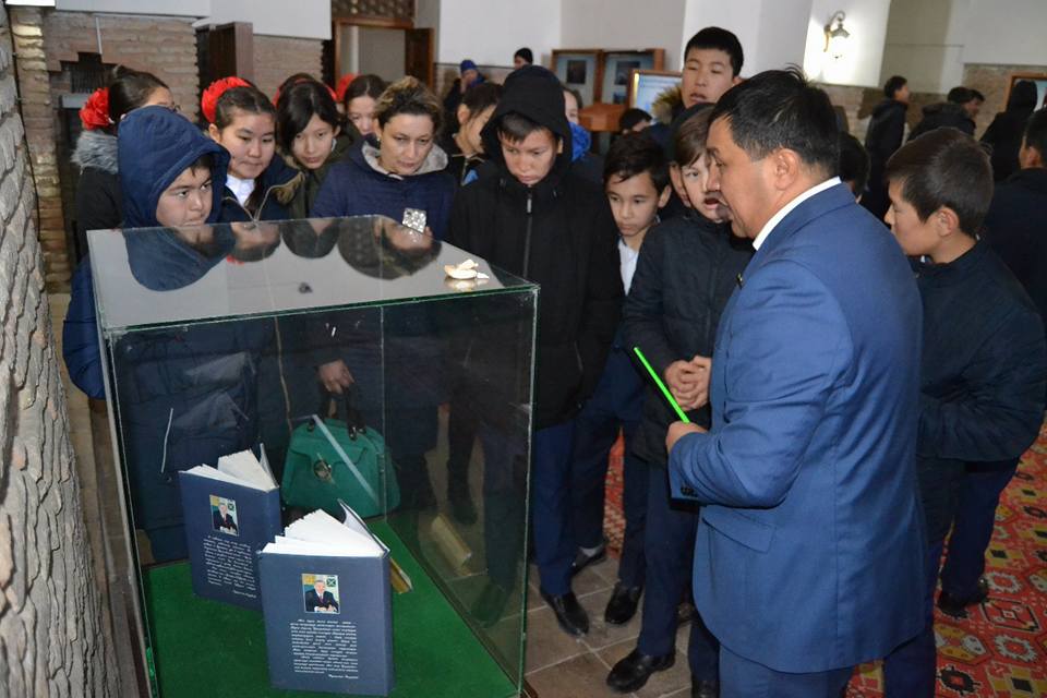 «ازىرەت سۇلتان» قورىق-مۋزەيىندە «ەلىن سۇيگەن - ەلباسى» كورمەسى اشىلدى