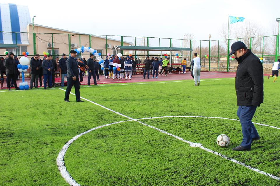 تۇڭعىش پرەزيدەنت كۇنى قارساڭىندا شولاققورعاندا شاعىن فۋتبول الاڭى اشىلدى