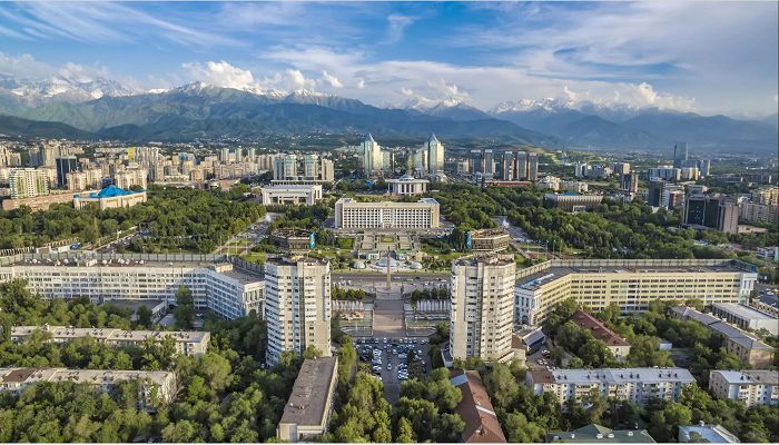 ازاتتىقتىڭ ارايلى بەسىگىندە – نازارباەۆ داڭعىلى