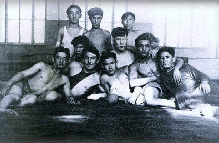 لەۆ ەجەۆسكي: نۇرسۇلتان – كۇرەسكەر جىگىت