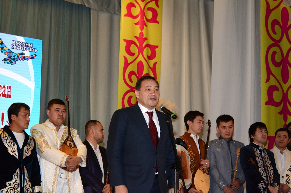 ماڭعىستاۋدا «رۋحقا–ۇران, ۇلتقا – قورعان!»  اتتى رەسپۋبليكالىق اقىندار ايتىسى باستالدى