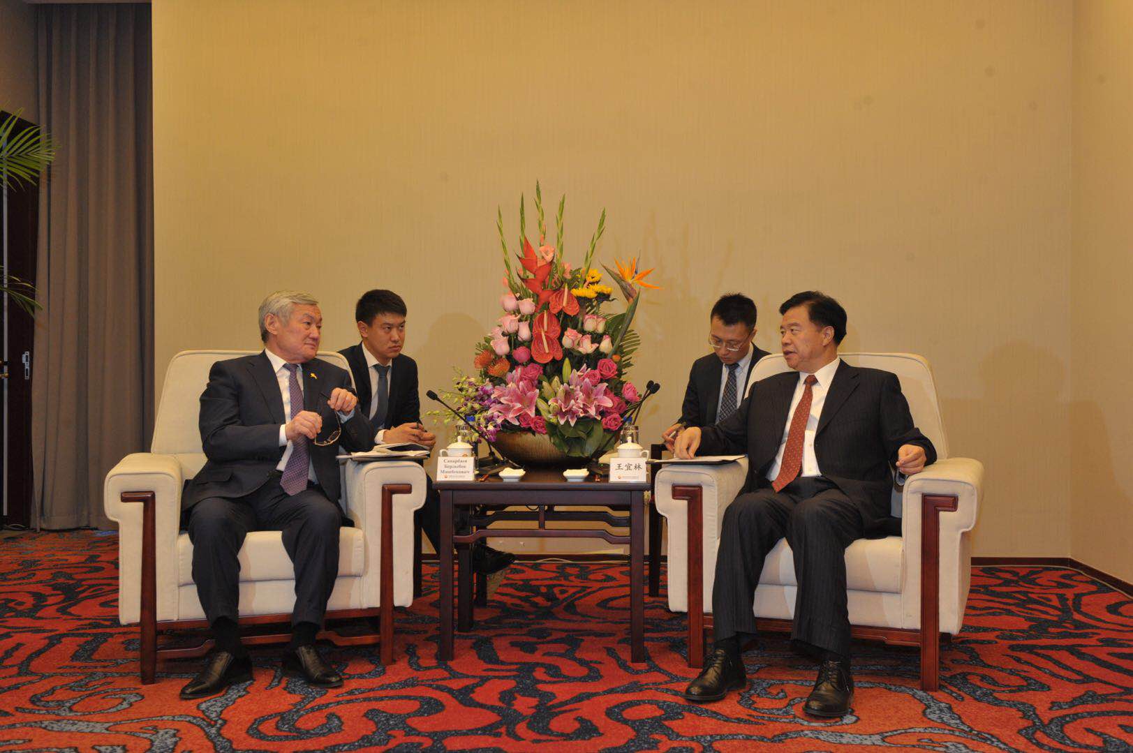 اقتوبە اسپاناستى ەلىنە جاقىنداي ءتۇستى