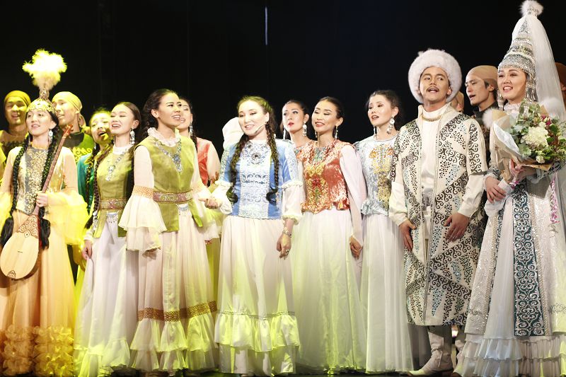پاريجدە «Astana Musical»-عا قوشەمەت كورسەتتى