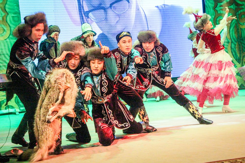 اتىراۋدا « ۇلى دالا مۇراگەرلەرى» اتتى وقۋشىلار كەشى ءوتتى