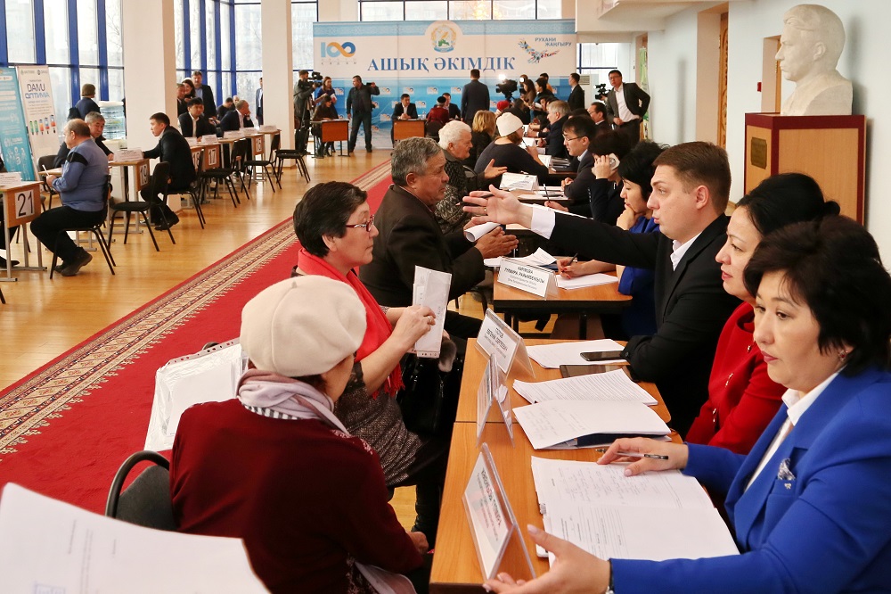 پە­تروپاۆلداعى اشىق ەسىك كۇنىندە بىرقاتار الەۋمەتتىك ماسەلەلەر قولما-قول شەشىلدى