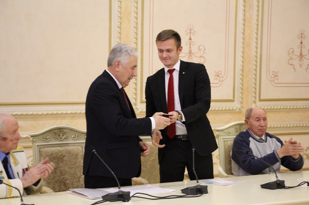 زاحار ءبوچيننىڭ 3-دارەجەلى داڭق وردەنى  ۇلىنا تابىس ەتىلدى