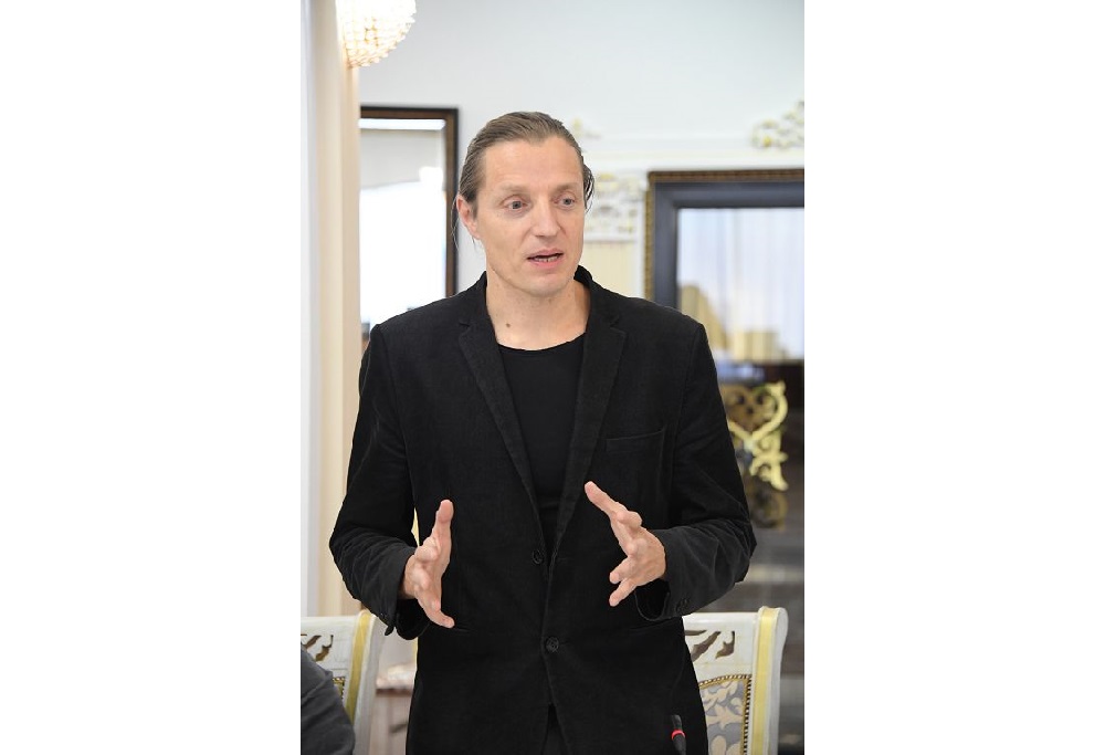 ماجارلىق تۇركىتانۋشى عالىم: قازاقتانۋعا قۇشتارلىعىمدى وياتقان قوڭىر اعام ەدى