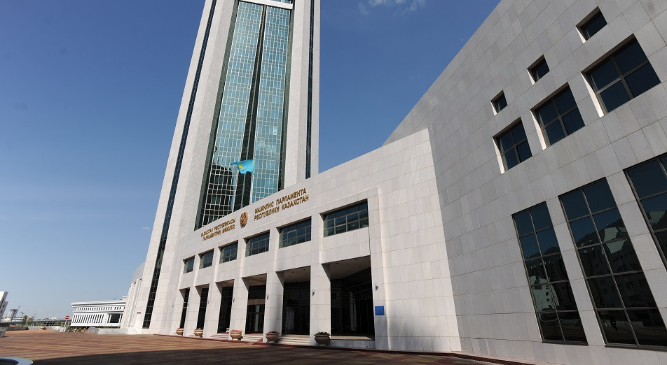 ۇكىمەت وتىرىسىندا تۇتىنۋشىلاردىڭ قۇقىقتارىن قورعاۋدىڭ جاي-كۇيى قارالدى