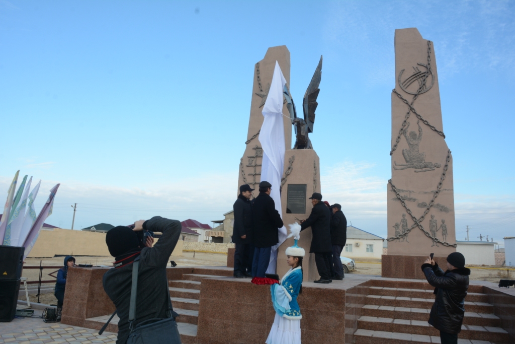 قاراقيادا تاۋەلسىزدىك مەرەكەسىنە وراي جاڭا نىساندار  اشىلدى