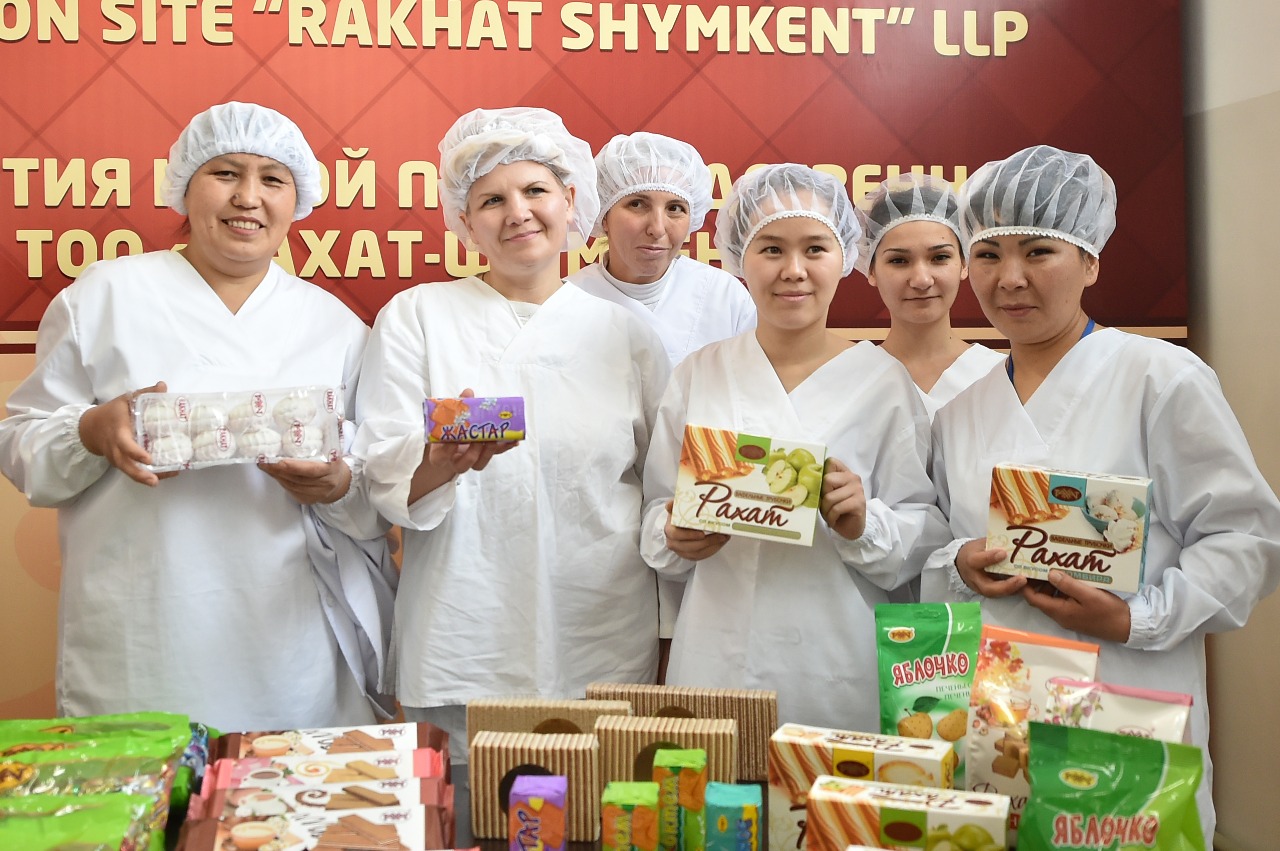 شىمكەنتتەگى كونديتەرلىك فابريكا جاڭا وندىرىستىك جەلىسى ارقىلى 200 ت ءونىم شىعارعان