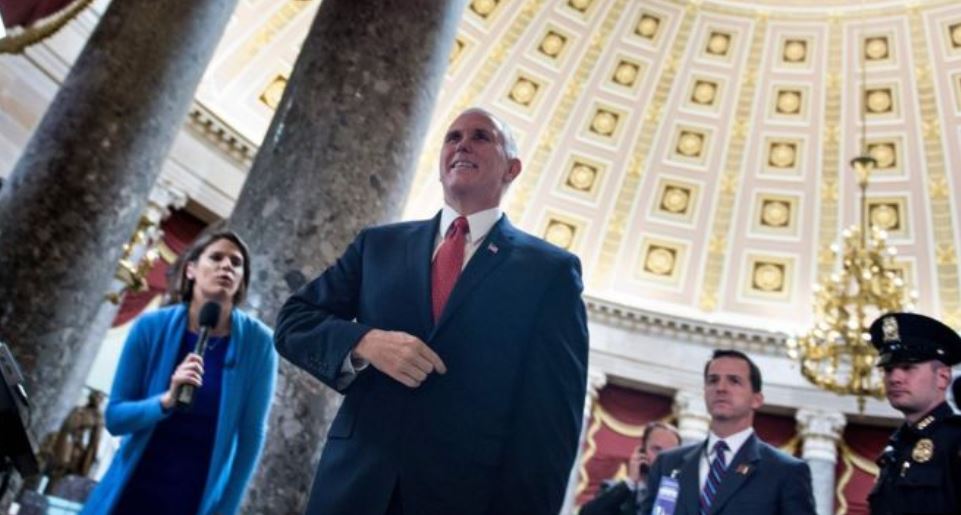 اقش سەناتى سوڭعى 30 جىلداعى ەڭ ءىرى سالىق رەفورماسىن ماقۇلدادى