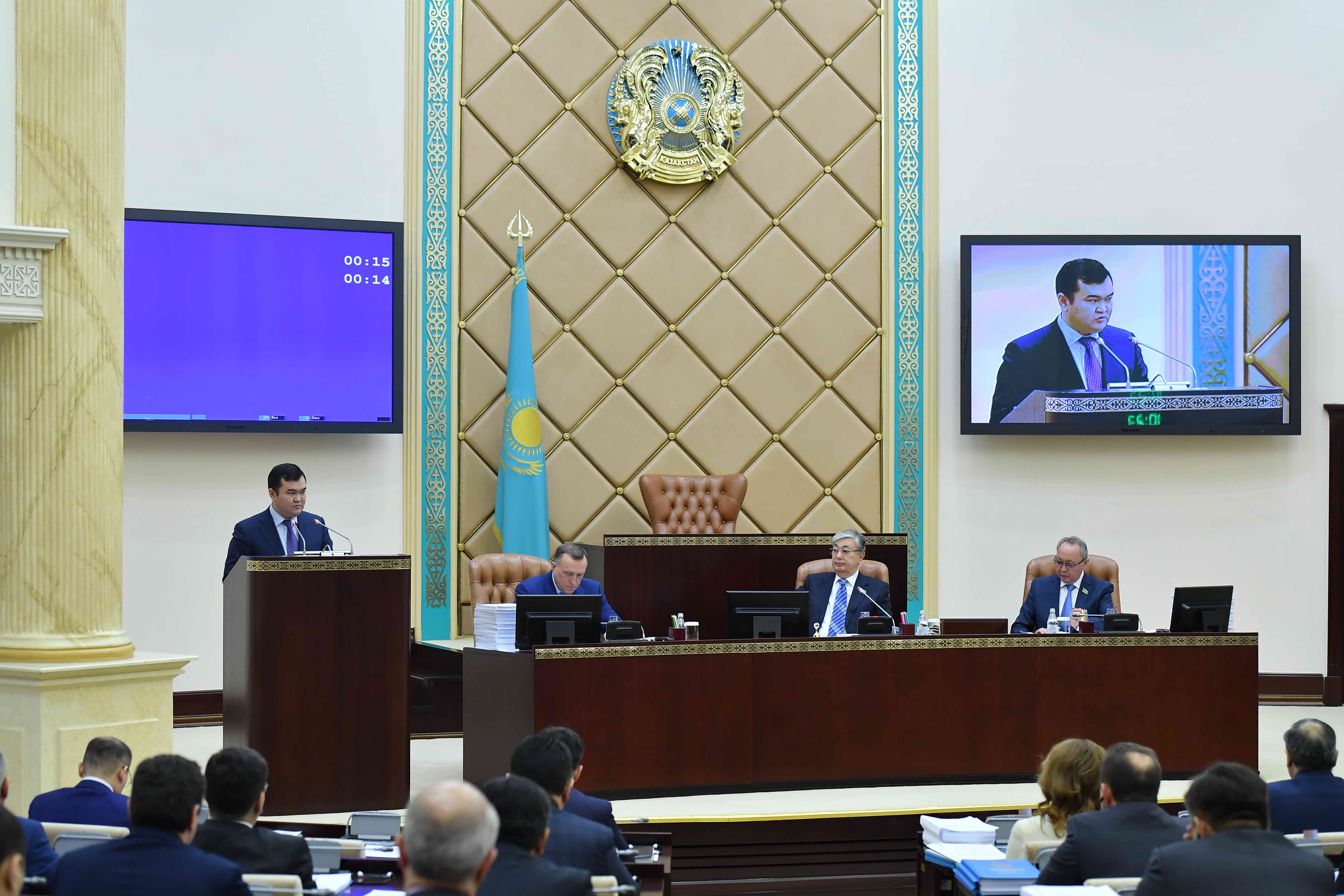 پارلامەنت كەدەندىك رەتتەۋ, جەر قويناۋى مەن ونى پايدالانۋ تۋرالى كودەكستەردى جانە باق تۋرالى زاڭدى قابىلدادى