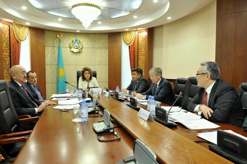 كوميتەتتە قازاقستان-تۇركىمەنستان اراسىنداعى شارتتار قارالدى