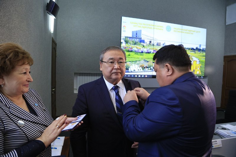 ەرلان باتىربەكوۆ كۋرچاتوۆ قالاسىنىڭ قۇرمەتتى ازاماتى اتاندى