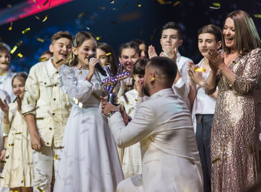 عارىشتان تۇسكەن قىز. دانەليا تولەشوۆا.