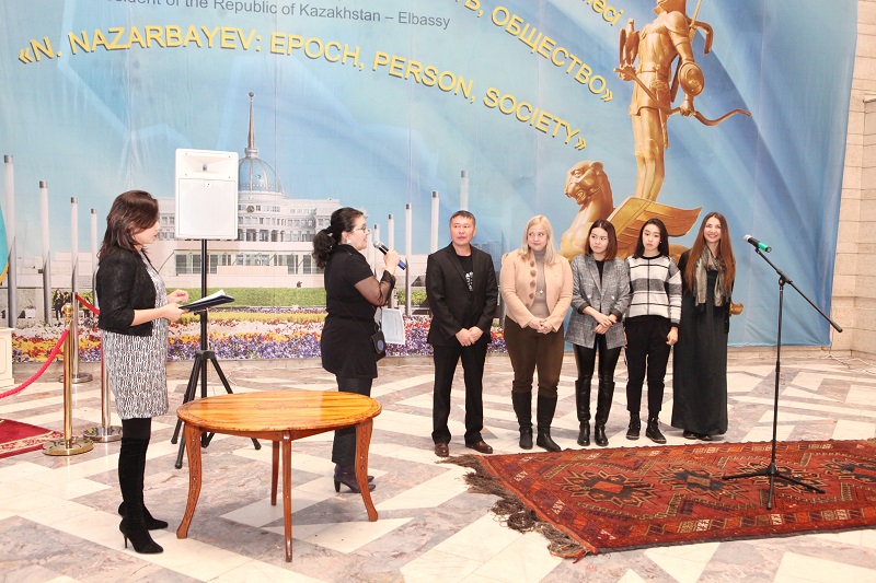 الماتىدا «تۋعان جەر تىنىسى» اتتى ستۋدەنتتەردىڭ سۋرەت كورمەسى ءوتتى