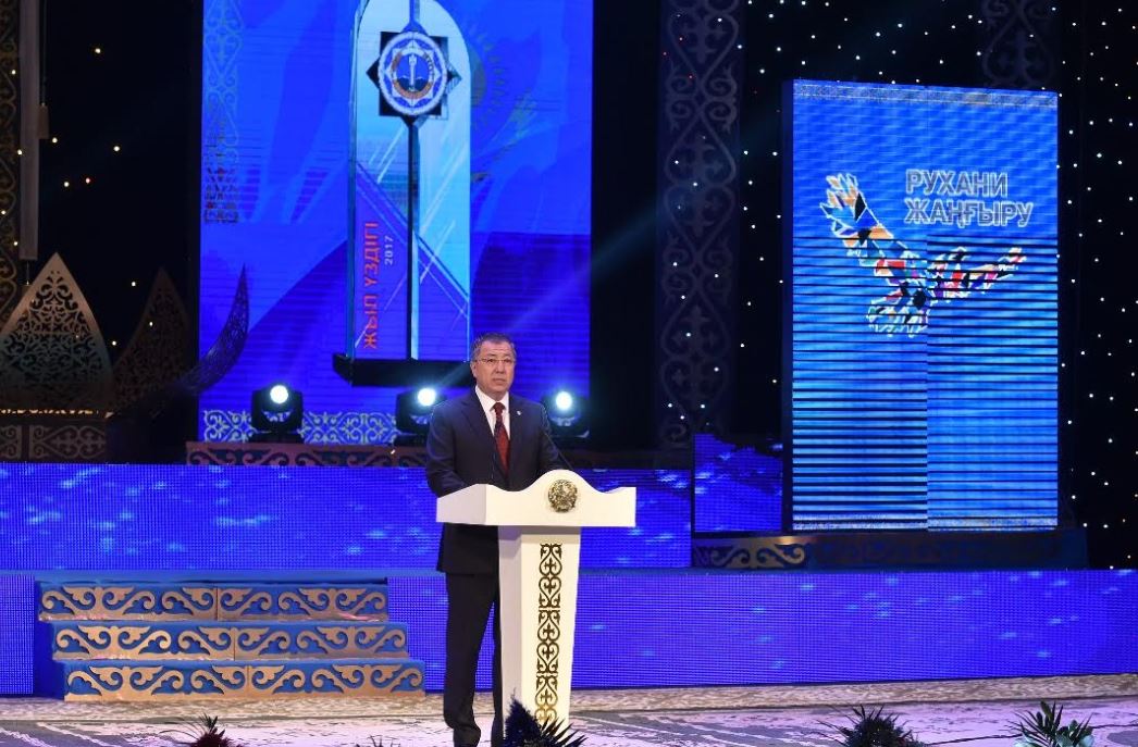 وقو-دا ءار سالادا جەمىستى ەڭبەك ەتكەن ازاماتتارعا «جىل ۇزدىگى» نوميناتسياسى تابىستالدى