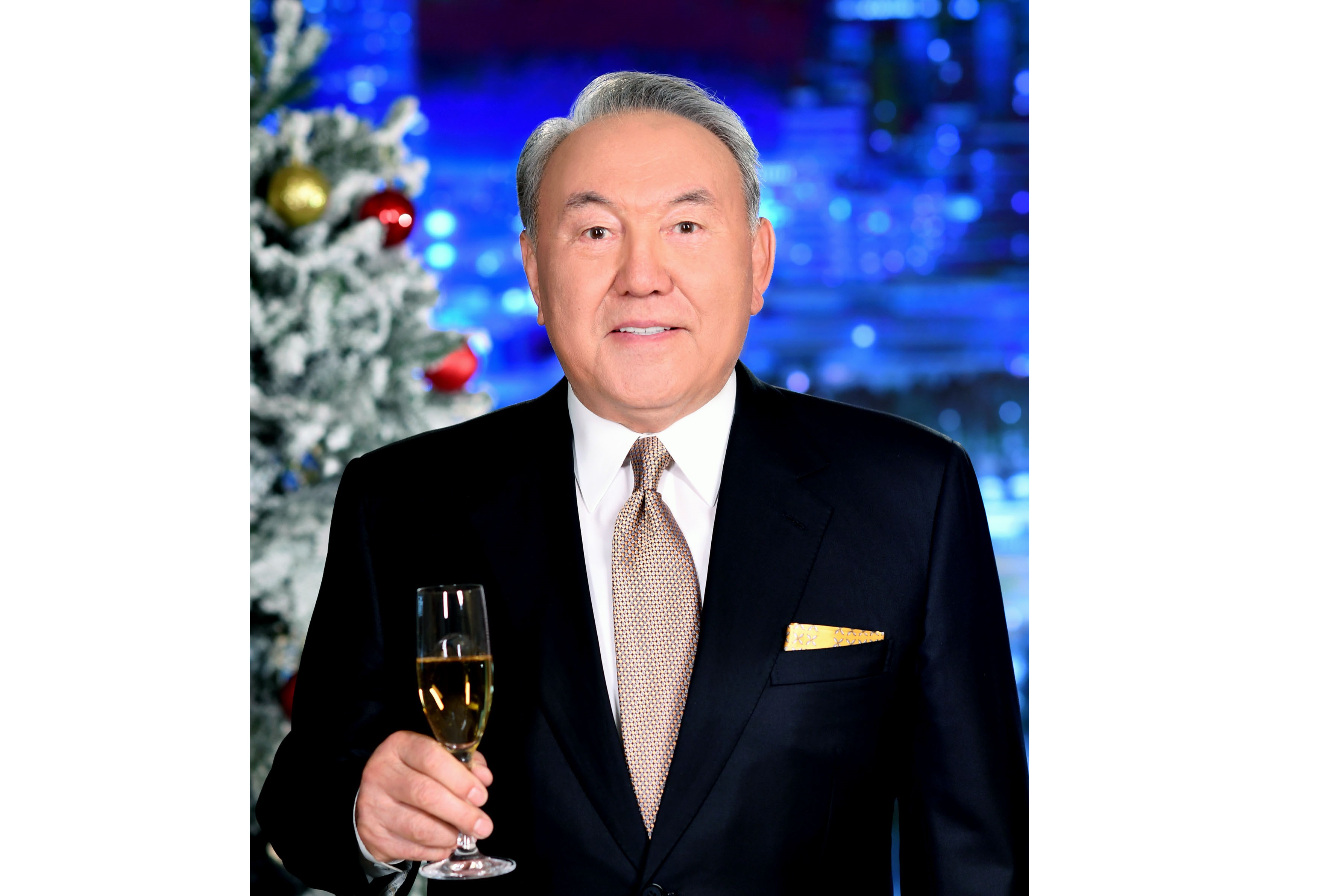 ەلباسى بارشا قازاقستاندىقتى جاڭا جىلمەن قۇتتىقتادى