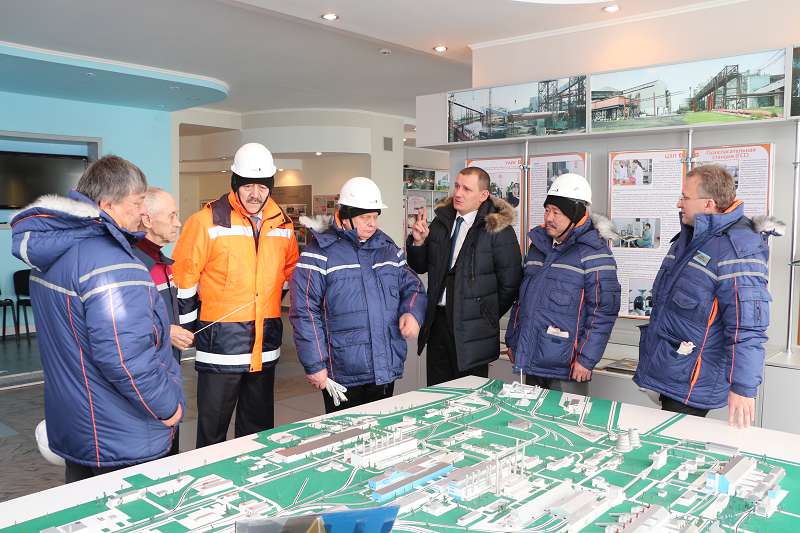 دەپۋتاتتار ەرتىس ءوڭىرىن ارالادى