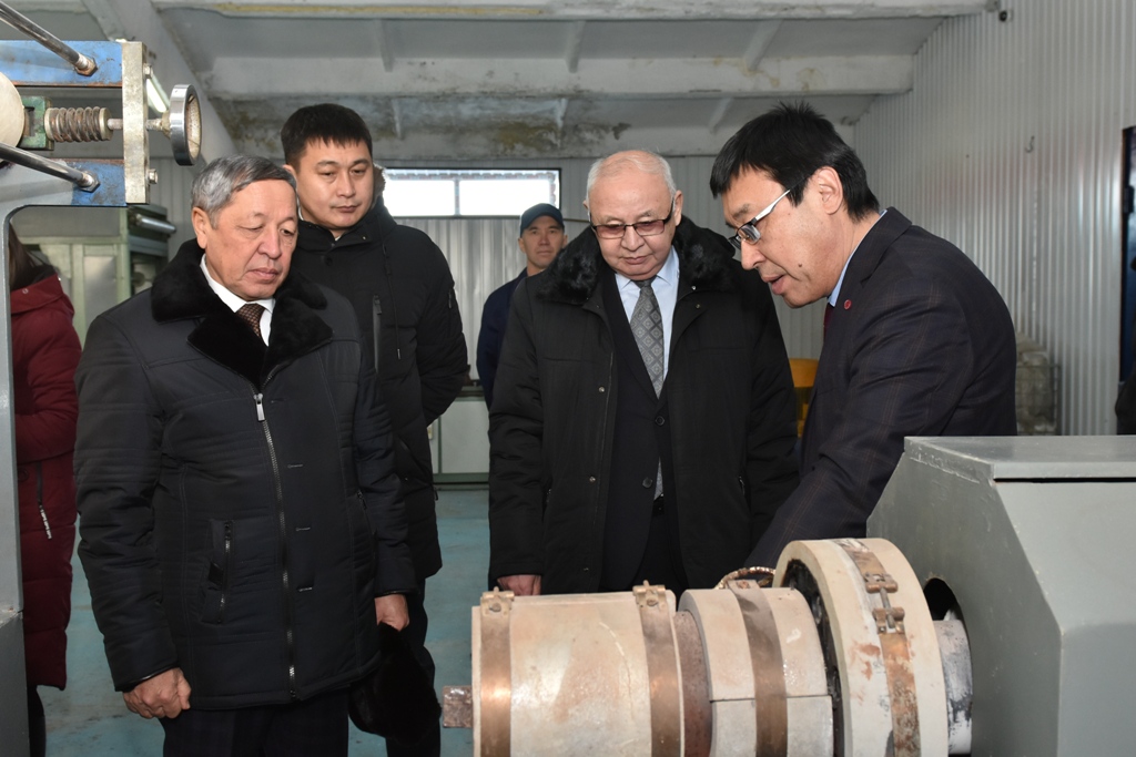 سەناتورلار اقتوبە وبلىسىندا جۇمىس ساپارىندا بولدى