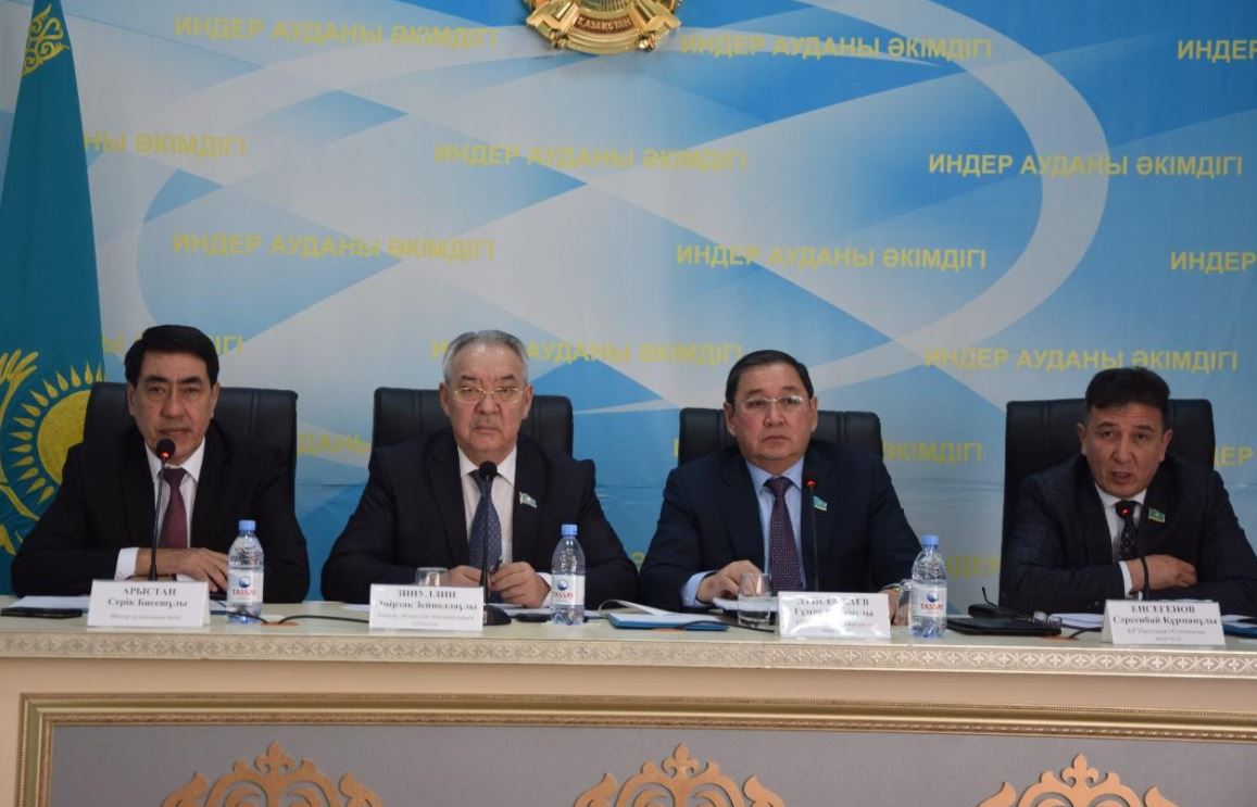 سەناتورلار يندەر اۋدانىندا بولدى