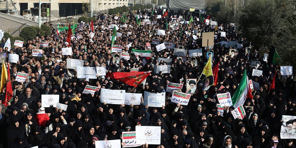 بۇۇ يران ماسەلەسىن تالقىلادى