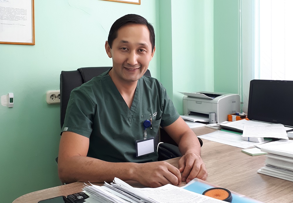 رۋسلان حاسەنوۆ: كۇنىنە وننان اسا وتا جاسايمىز