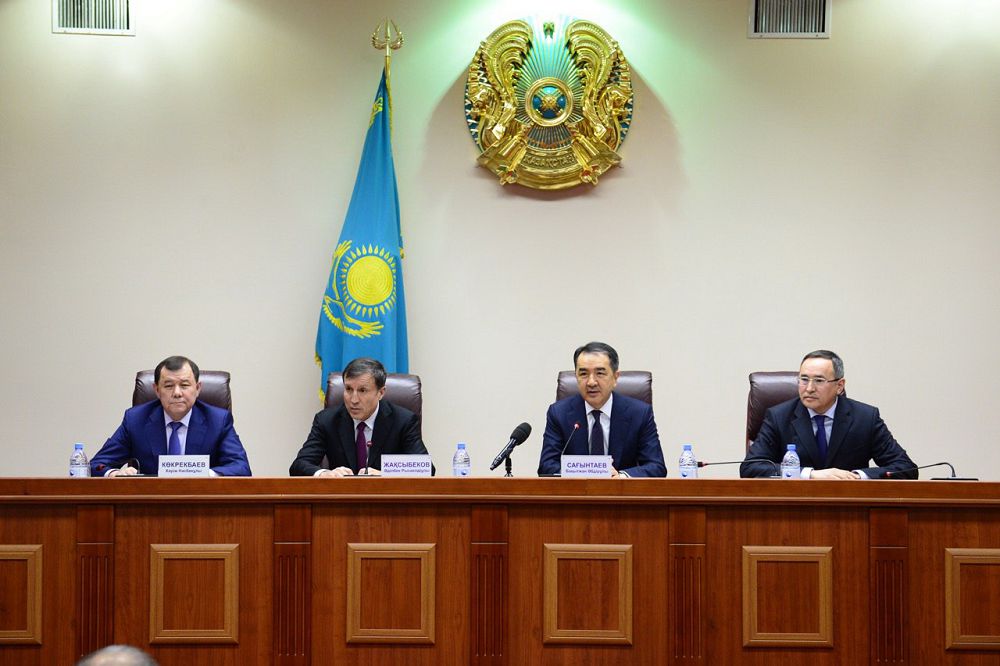 جامبىل وبلىسىنىڭ جاڭا اكىمىن تانىستىردى