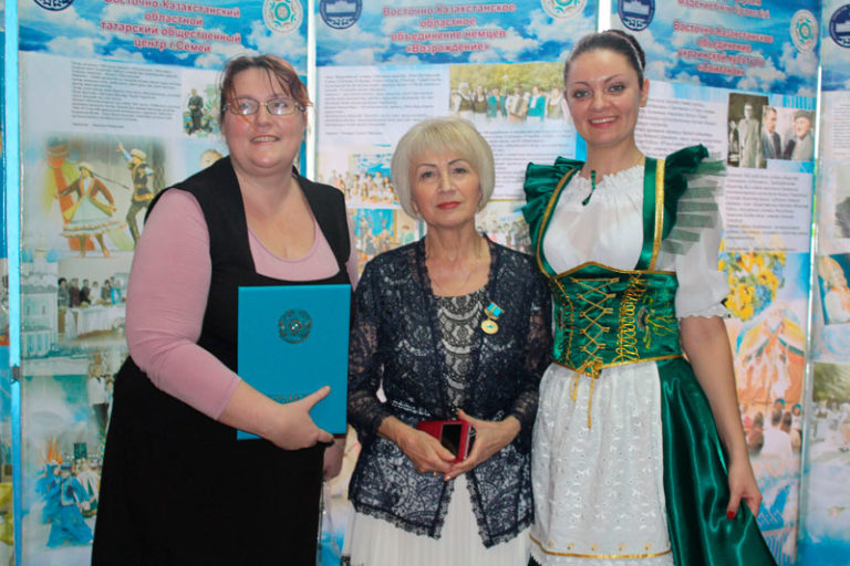 سەمەيدەگى قوعامدىق ۇيىمدار مەن ەڭبەك ۇجىمدارى جولداۋدىڭ باعىتىن تالقىلادى