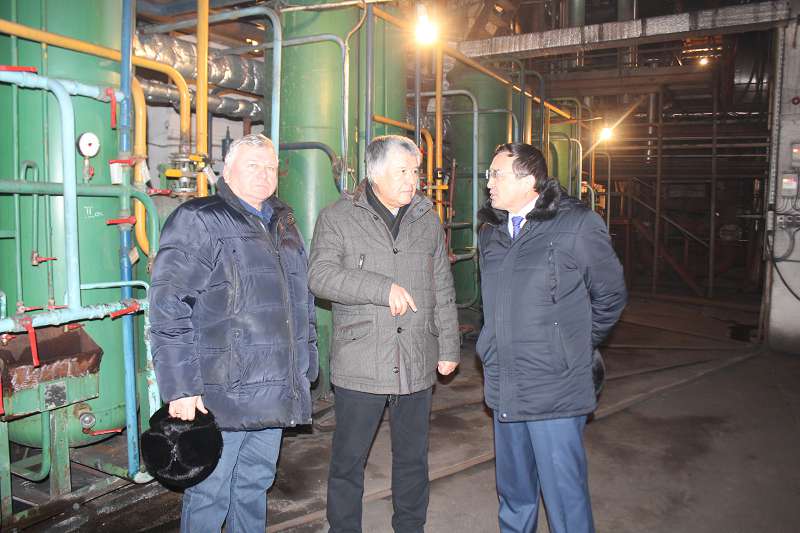 سەناتورلار اقمولا وبلىسىندا جولداۋدى ءتۇسىندىردى