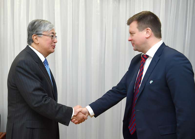 ق.توقاەۆ فين پارلامەنتشىلەرىمەن كەزدەستى