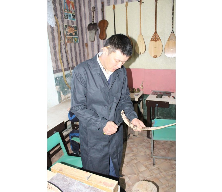 باتىس قازاقستاندا وقۋشىلار سۇيەكتەن, اعاشتان كادەسىي جاسايدى 