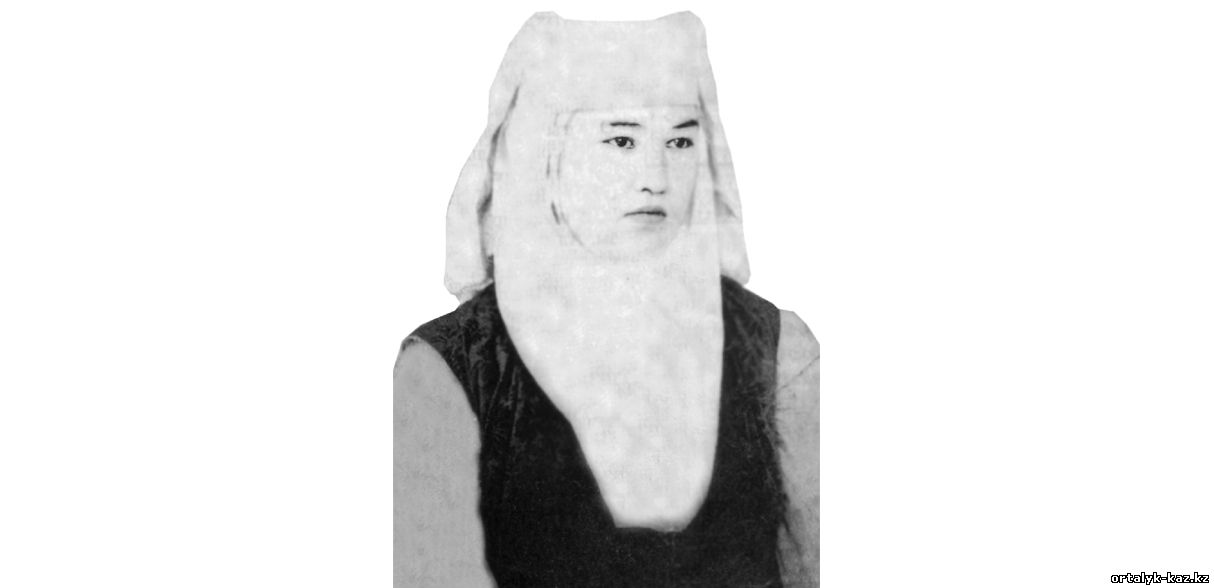 عاليانىڭ قولىندا بۇيدا پىشاق...