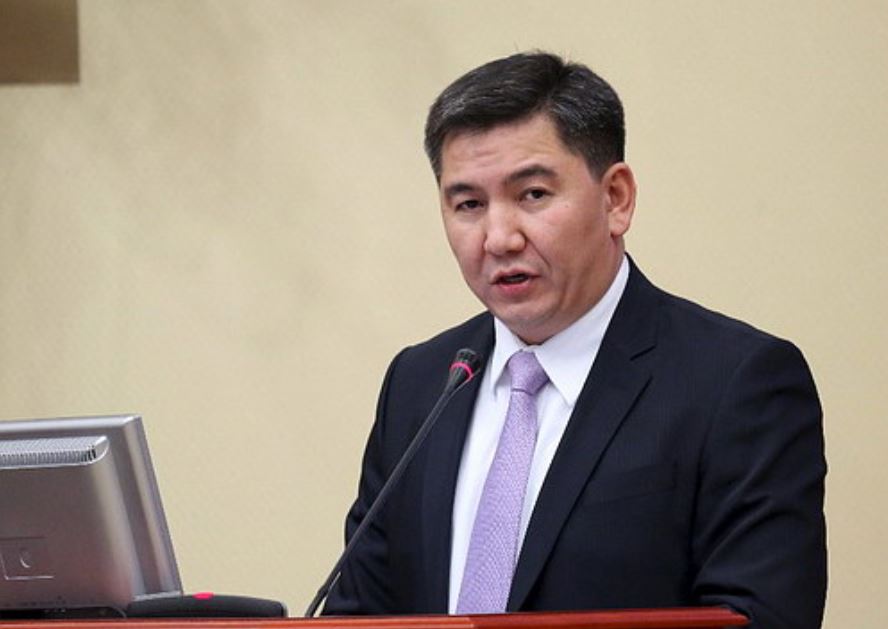 سەنات دەپۋتاتى مەكتەپ مۇعالىمىمەن كەزدەستى