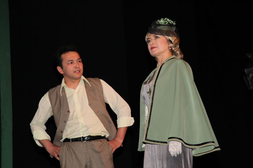 تەاتر نەگە توقىرادى؟