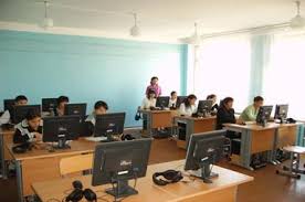 سەناتورلار ءبىلىم ورداسىن ارالادى
